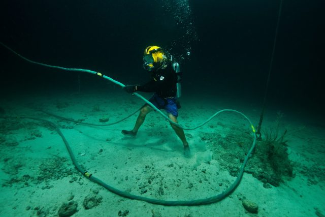 Do podmořských kabelů investují internetové firmy Google i Facebook | foto: Fotobanka Profimedia