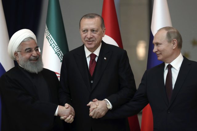 Setkání Recepa Tayyipa Erdogana s prezidenty Íránu a Ruska směřuje k překreslení dosavadní politické moci v regionu | foto: Tolga Bozoglu,  ČTK