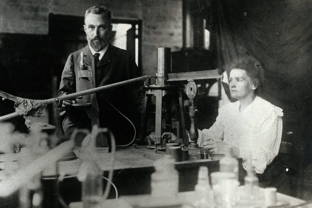 Jiná vědkyně,  Marie Curie-Sklodowská,  také zemřela na následky vystavování se radioaktivnímu záření a rentgenovým paprskům | foto:  Wellcome Images  (licence CC BY 4.0)