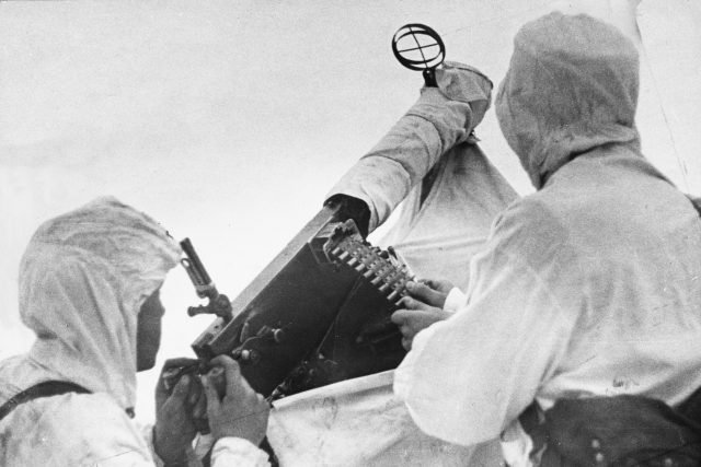 Finští obránci Mannerheimovy linie za extrémně nízkých teplot během zimní války se Sověty v letech 1939 až 1940 | foto: Profimedia