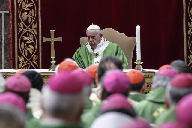 Papež František svolal summit o sexuálním zneužívání mladistvých kněžími | foto:  Giuseppe Lami,  ČTK/AP