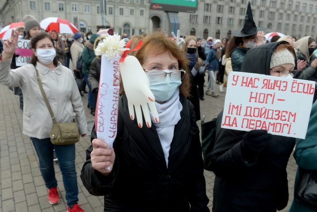 Protesty v Minsku s nápisy v běloruštině | foto: Fotobanka Profimedia