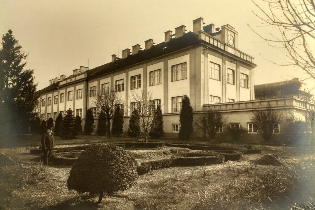 Opatovická polepšovna měla několik velkých budov | foto: Jaromír Chudý,  soukromý archiv Jaromíra Chudého
