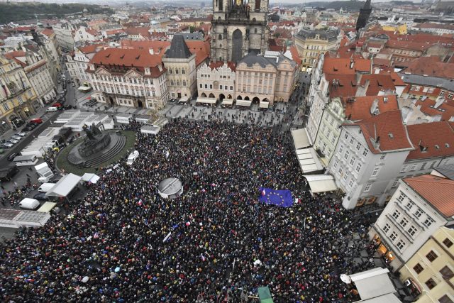 Pochod za nezávislost justice pořádaný spolkem Milion chvilek pro demokracii 29. dubna 2019 | foto: Vít Šimánek,  ČTK