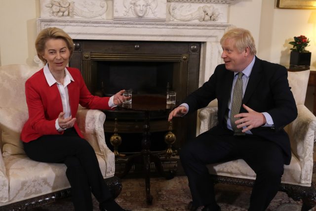 Šéfka Evropské unie Ursula von der Leyenová a britský premiér Boris Johnson | foto: Fotobanka Profimedia