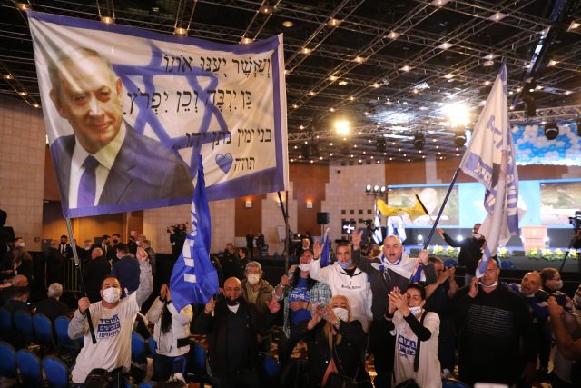 Netanjahu volby vyhrál,  ale zjistil,  že nemá potřebnou většinu k sestavení vlády | foto: Fotobanka Profimedia