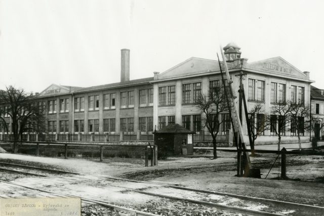 Budova Telegrafie naproti nemocnici | foto: Východočeské muzeum v Pardubicích