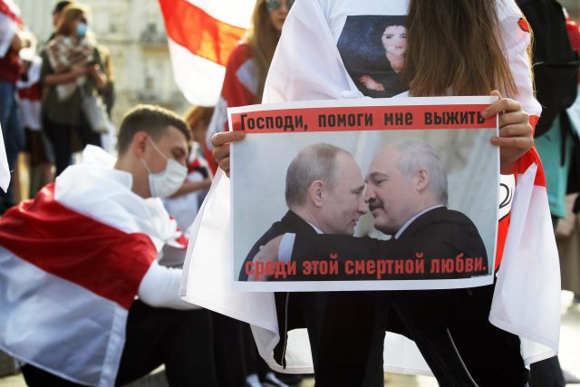 Demonstrace proti ruskému prezidentovi Vladimirovi Putinovi a běloruskému prezidentovi Alexandrovi Lukašenkovi | foto: Fotobanka Profimedia