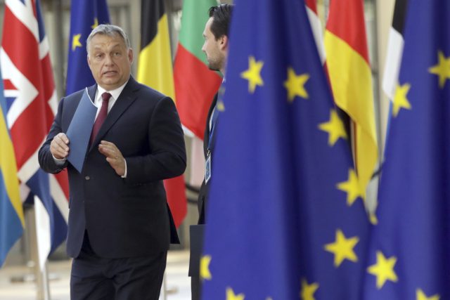 Maďarský premiér Orbán má pravdu,  když říká,  že summit Evropské unie je potvrzením dosavadních tvrzení Visegrádské čtyřky | foto:  Olivier Matthys,  ČTK/AP