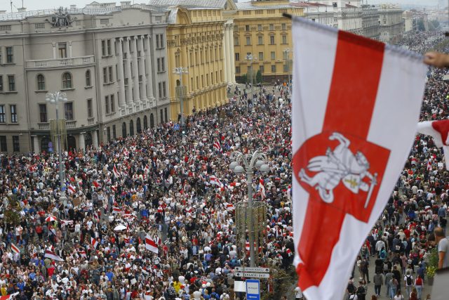 Protesty v Bělorusku | foto: Sergei Grits,  ČTK/AP