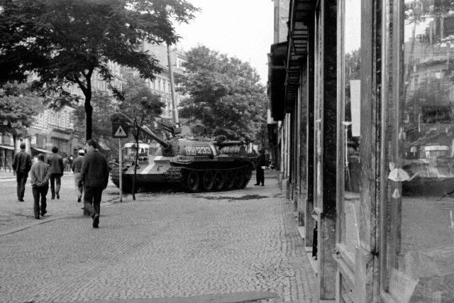 21. srpen 1968,  okupace Československa,  tank,  Sovětská invaze | foto: Profimedia