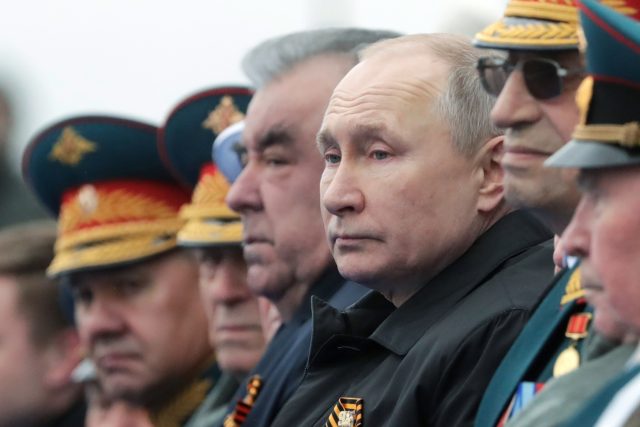 Ruský prezident Vladimir Putin během oslav Dne vítězství | foto: Mikhail Metzel,  ČTK/AP