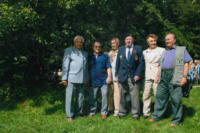 František Kolečkář s přáteli na muklovské pouti na Sv. Hostýně | foto: Post Bellum
