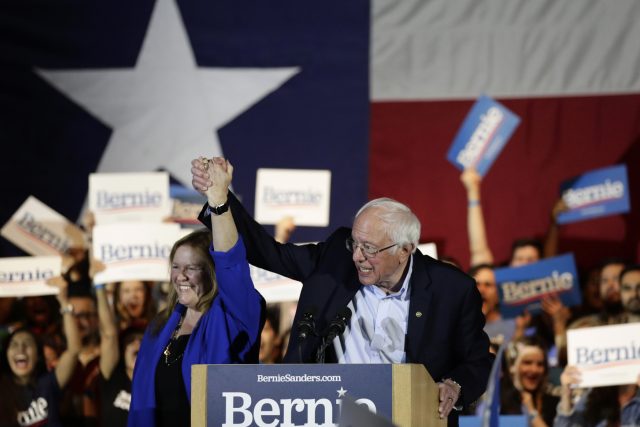 Demokratický kandidát Bernie Sanders má šance na úspěch. | foto: Eric Gay,  ČTK/AP