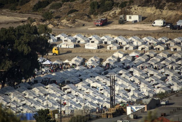 Uprchlický tábor na ostrově Lesbos | foto:  Panagiotis Balaskas,  ČTK/AP