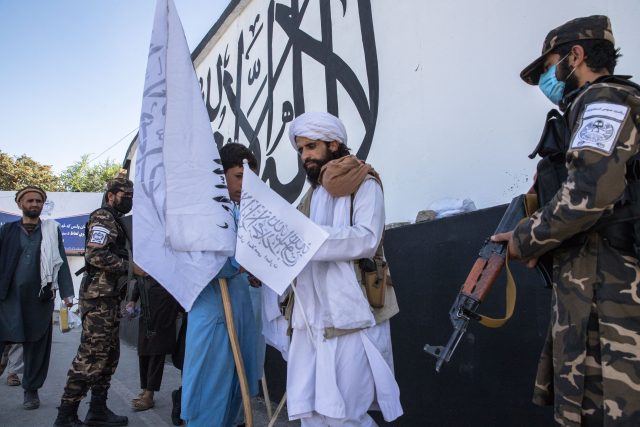 Příslušníci Tálibánu v Kábulu | foto: Fotobanka Profimedia