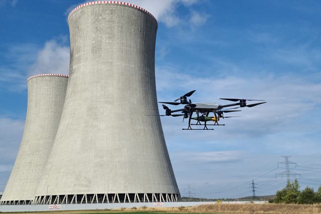 Dron u jaderné elektrárny Dukovany | foto: Milan Soldán,  Český rozhlas