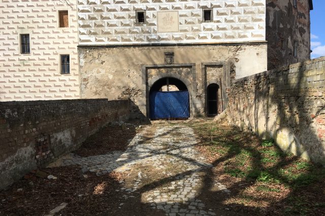 Vchod do zámku v Rožmitále pod Třemšínem | foto: Ľubomír Smatana,  Český rozhlas