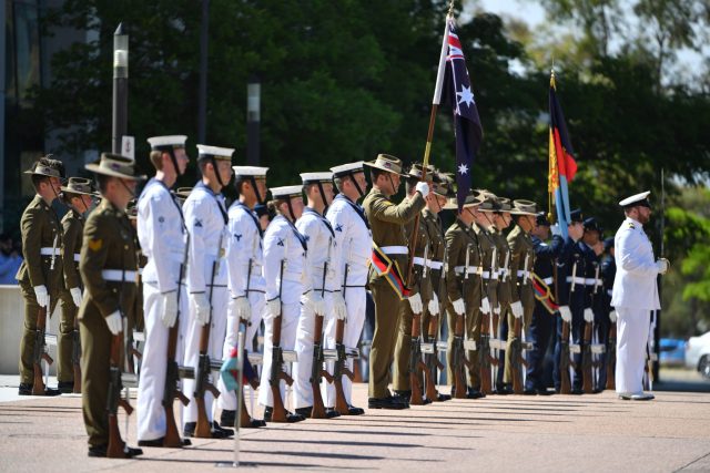 Čestná stráž v Canbeře v Austrálii | foto: Fotobanka Profimedia