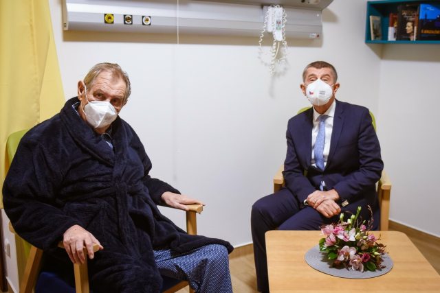 Premiér Andrej Babiš  (ANO) navštívil v nemocnici prezidenta Miloše Zemana | foto:  Twitter/Jiří Ovčáček,  ČTK