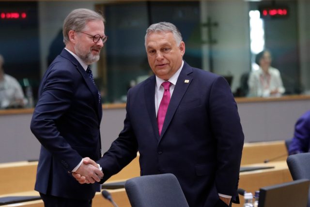 Český a maďarský premiér Petr Fiala a Viktor Orbán na summitu v Bruselu | foto: Fotobanka Profimedia