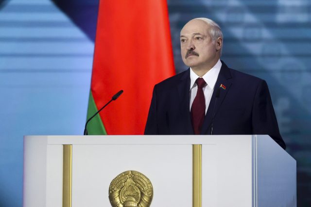 Běloruský prezident Alexandr Lukašenko | foto: Andrey Pokumeiko,  ČTK/AP