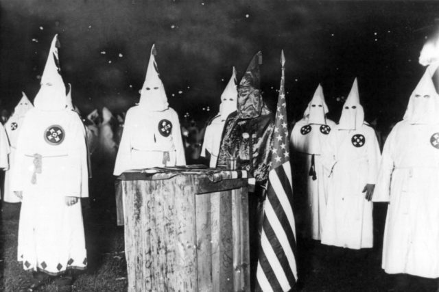 Ku Klux Klan | foto:  Underwood & Underwood,  Library of Congress's Prints and Photographs division,  CC0 1.0