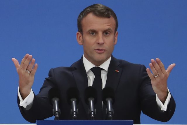 Francouzský prezident Emmanuel Macron | foto: Ng Han Guan,  ČTK/AP