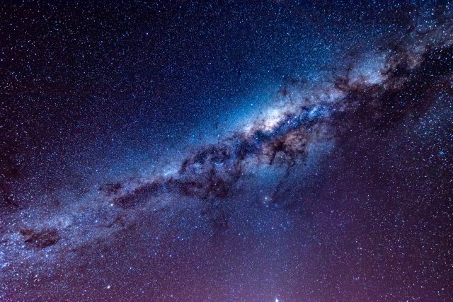 Galaxie Mléčná dráha | foto: Graham Holtshausen,  Fotobanka Unsplash,  Licence Unsplash