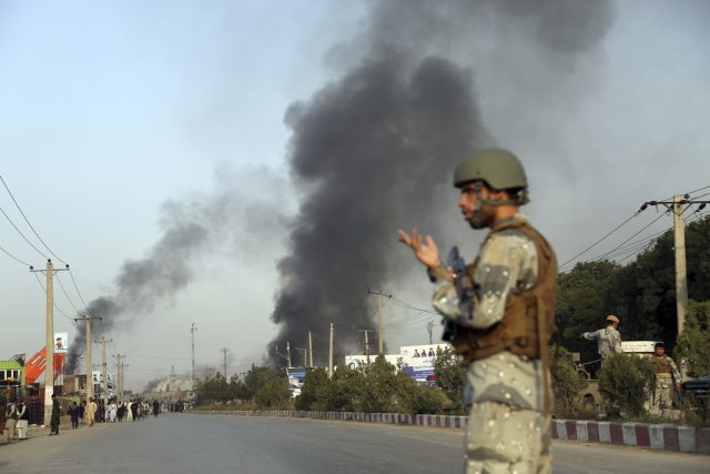 Exploze v afghánském Kábulu | foto: Rahmat Gul,  ČTK/AP