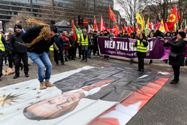 Demonstrace Kurdského centra pro demokratickou společnost ve švédském Stockholmu | foto: Fotobanka Profimedia