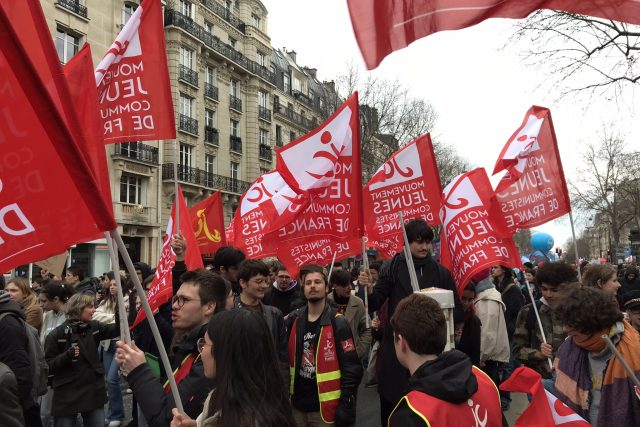 Demonstrace příznivců Francouzské komunistické strany | foto: Marie Sýkorová,  Český rozhlas