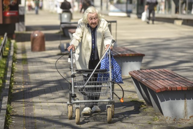 Důchodkyně | foto: Fotobanka Profimedia