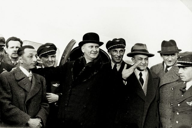 Jan Antonín Baťa před odletem z otrokovického letiště 1. ledna 1937 | foto: archiv Petra Engliše