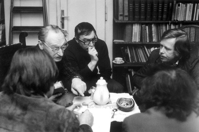 Jiří Hájek,  Ladislav Hejdánek a Václav Havel v roce 1979 | foto: Ondřej Němec,  Fotobanka Profimedia