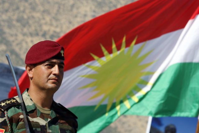 Kurdský pešmerga z Iráku | foto: Fotobanka Profimedia