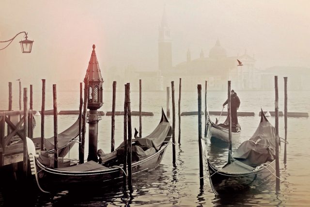 Jsou tu už 1600 let. Benátští dějepisci tvrdili,  že město založil v poledne dne 25. března 421 chudý rybář Giovanni Bono neboli Jan Dobrý | foto: Pixabay