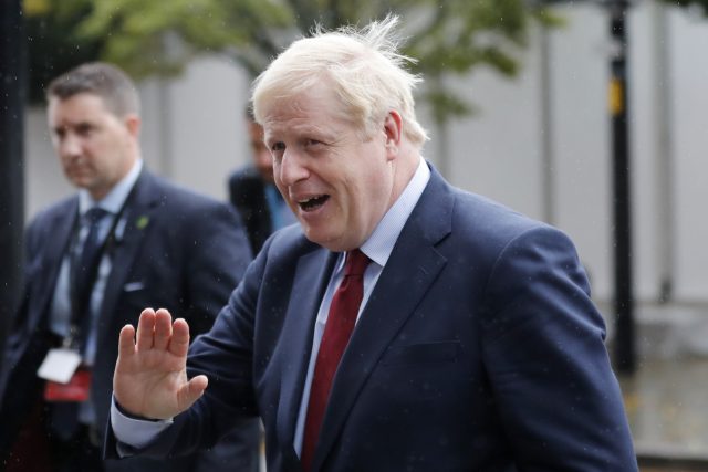 Politickou situaci v Británii jde nejlépe popsat slovem „dysfunkční“. Od chvíle,  kdy se Johnson stal britským premiérem,  se navíc vše jen zhoršuje | foto: Frank Augstein,  ČTK/AP