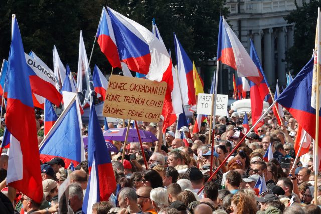 Protivládní demonstrace na Václavském náměstí v Praze | foto: Milan Malíček,  Právo / Profimedia