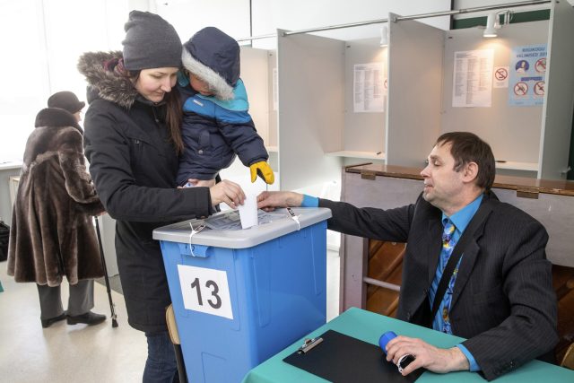 Volební místnost v Estonsku | foto:  Raul Mee,  ČTK/AP