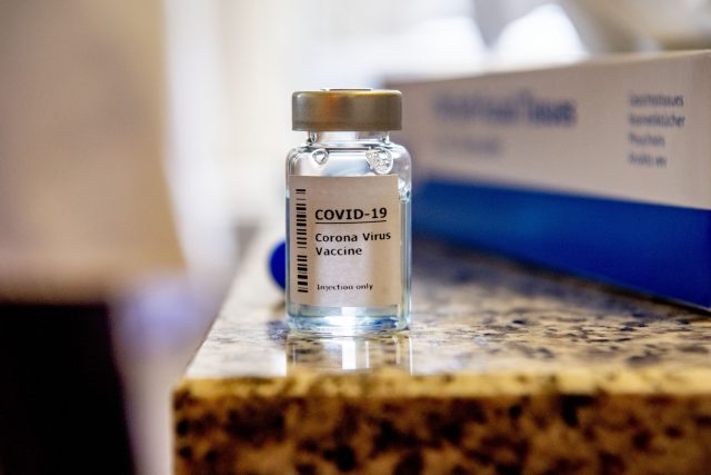 Vakcína proti onemocnění covid-19 | foto: Fotobanka Profimedia