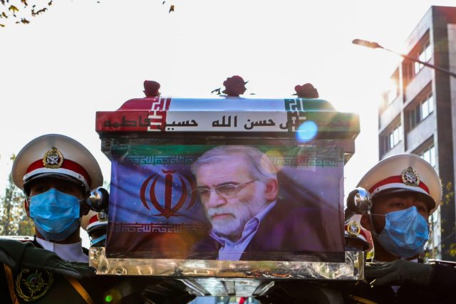 Na konci listopadu byl nedaleko Teheránu zavražděn hlavní strůjce a šéf íránského jaderného programu Mohsen Fachrízádeh | foto: Fotobanka Profimedia