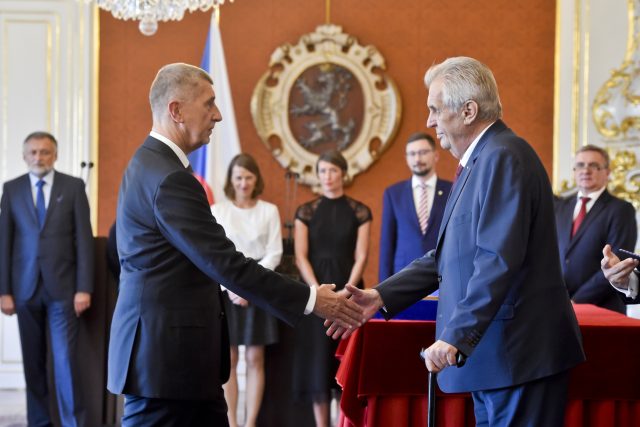 Miloš Zeman jmenoval podruhé premiérem Andreje Babiše | foto: Vít Šimánek,  ČTK