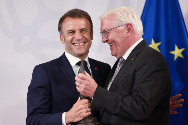 Francouzský prezident Emmanuel Macron a jeho německý protějšek Frank-Walter Steinmeier v Münsteru | foto: Rolf Vennenbernd,  DPA / dpa Picture-Alliance via AFP / Profimedia