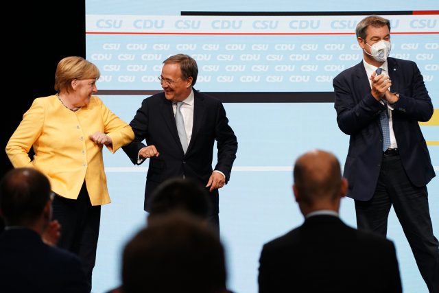 Německá kancléřka Angela Merkelová s předsedou CDU Arminem Laschetem. | foto: Fotobanka Profimedia