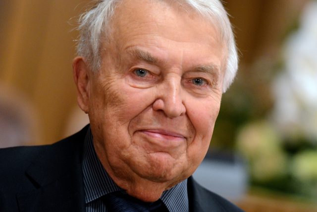 Spisovatel,  režisér,  dramatik,  novinář a básník Pavel Kohout oslaví 20. července 2018 své 90. narozeniny | foto:  Hendrik Schmidt,  ČTK/DPA