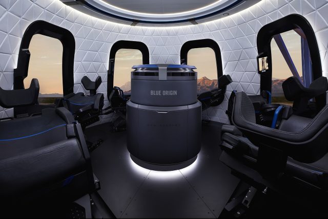 Interiér rakety New Shepard od společnosti Blue Origin Jeffa Bezose | foto: Profimedia