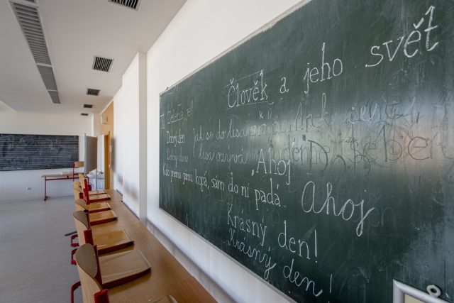 Prázdná školní třída | foto: David Taneček,  ČTK