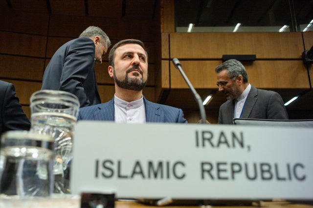 Íránský guvernér Mezinárodní agentury pro atomovou energii Kazem Gharib Abádí před zahájením zasedání Rady guvernérů ve Vídni | foto: Fotobanka Profimedia