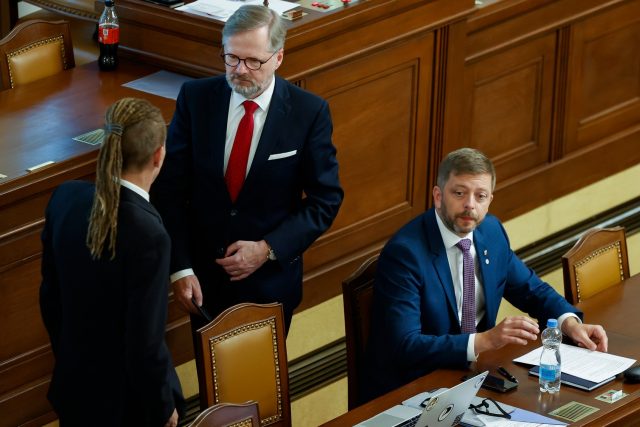 Zleva Ivan Bartoš,  Petr Fiala a Vít Rakušan | foto: Petr Hloušek,  Právo / Profimedia